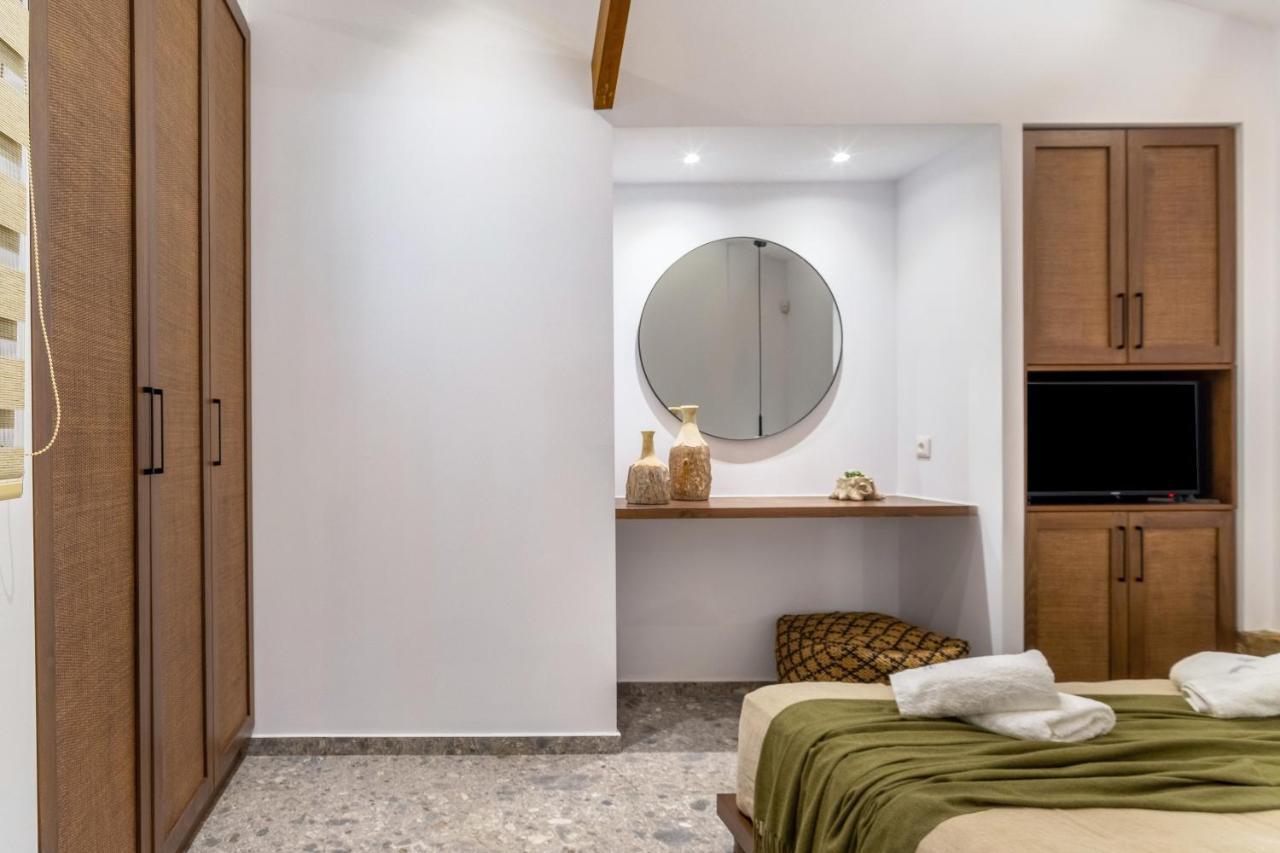 Wave, An Idyllic Seafront Suite By Nirousuites Kokkini Hani 외부 사진
